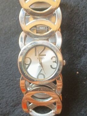 XOXO Silver Tone Round Dial Link Bracelet Watch